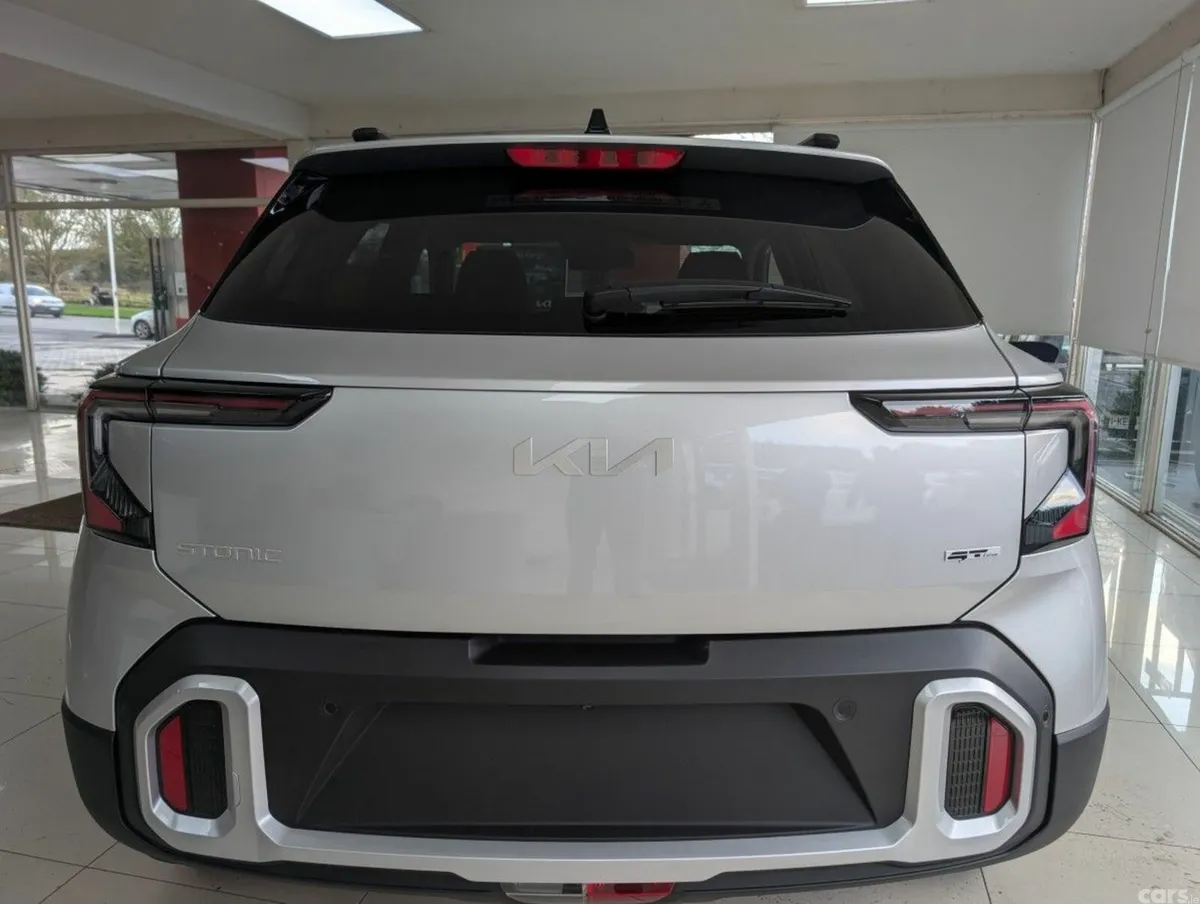 Kia Stonic Hatchback, Petrol, 2027, Silver