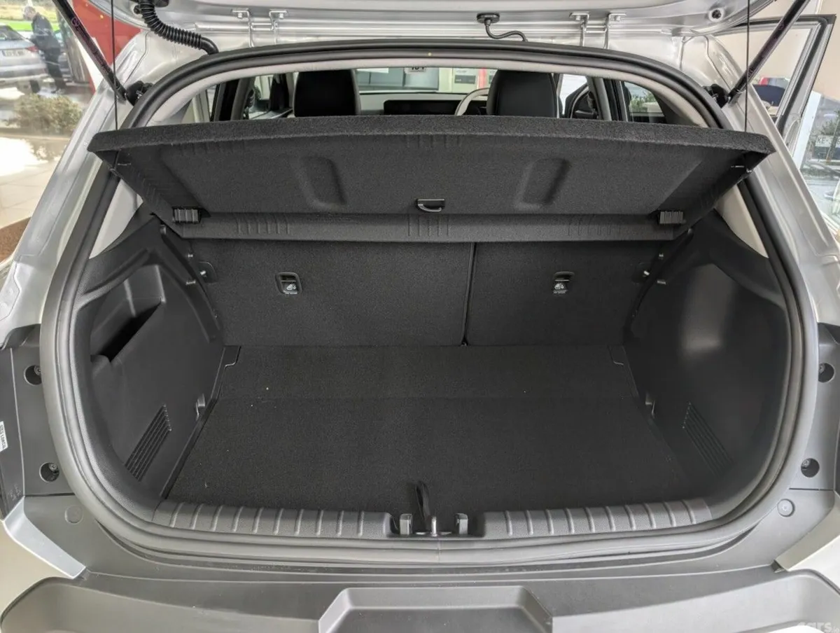 Kia Stonic Hatchback, Petrol, 2027, Silver