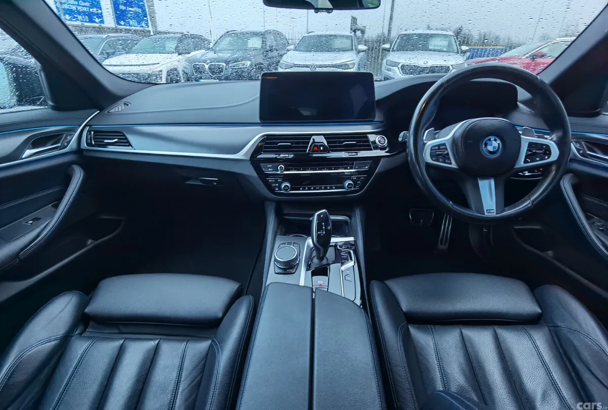 BMW 5-Series Saloon, Petrol Plug-in Hybrid, 2022, Black
