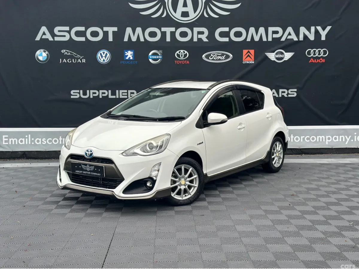 Toyota Aqua Hatchback, Gas, 2015, White