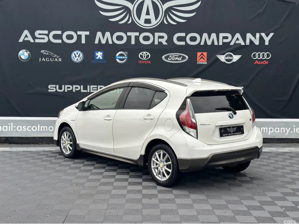 Toyota Aqua Hatchback, Gas, 2015, White