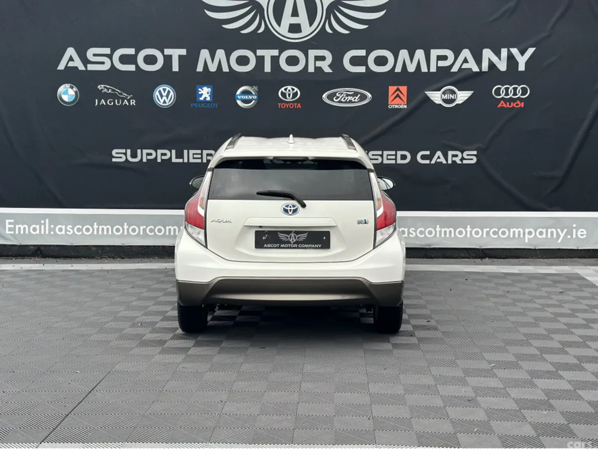 Toyota Aqua Hatchback, Gas, 2015, White