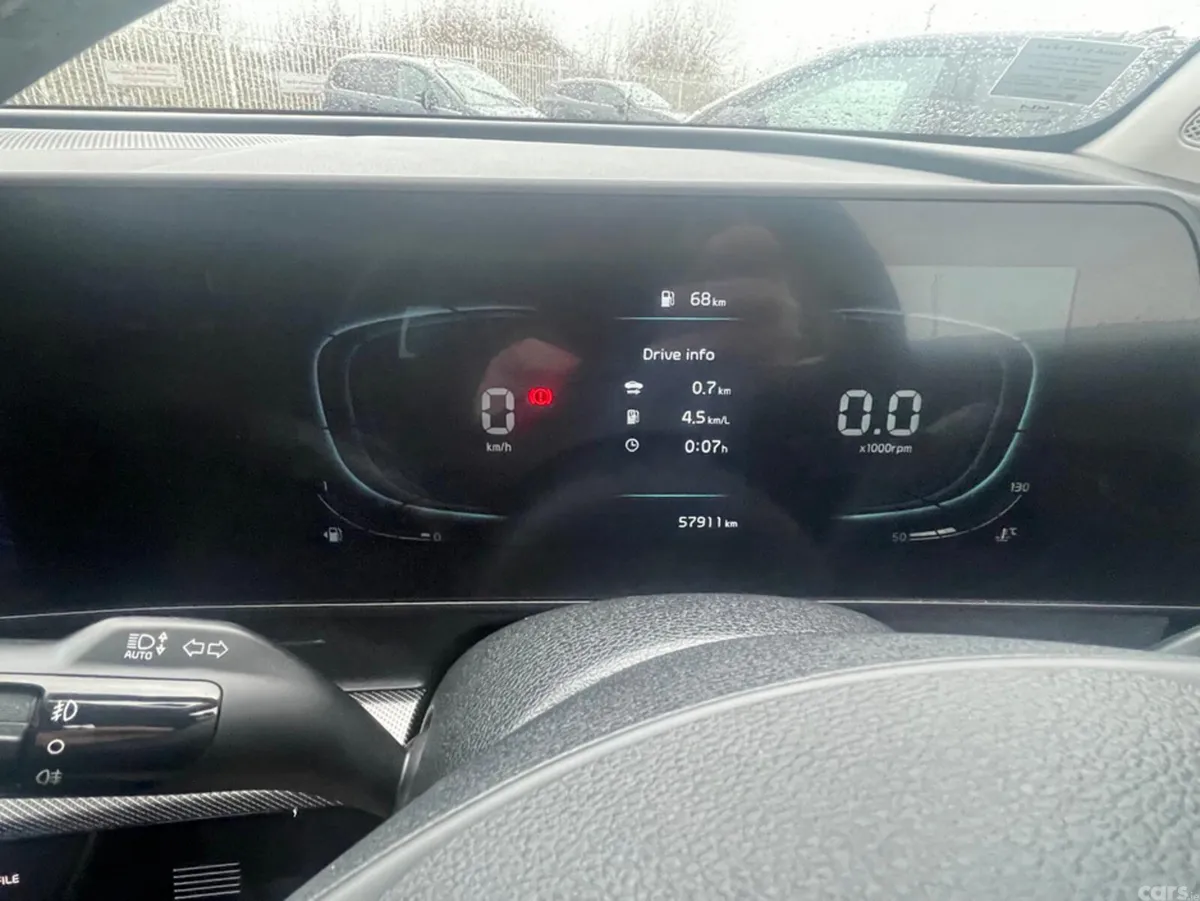 Kia Sportage MPV, Diesel Hybrid, 2023, Red