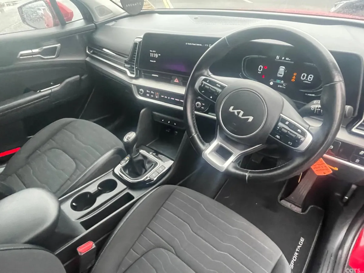 Kia Sportage MPV, Diesel Hybrid, 2023, Red