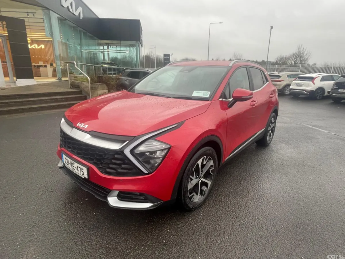 Kia Sportage MPV, Diesel Hybrid, 2023, Red
