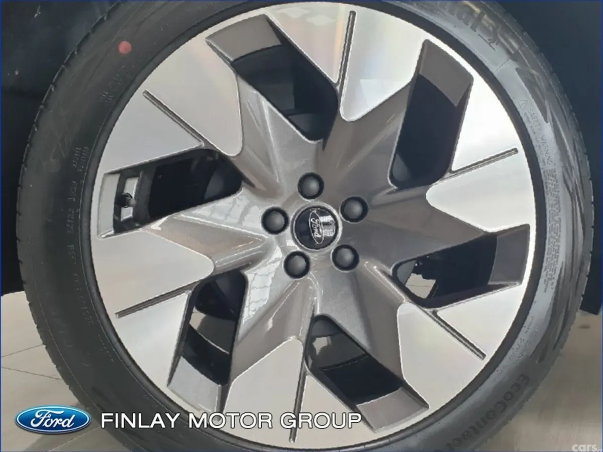 Ford Explorer MPV, Electric, 2025, White