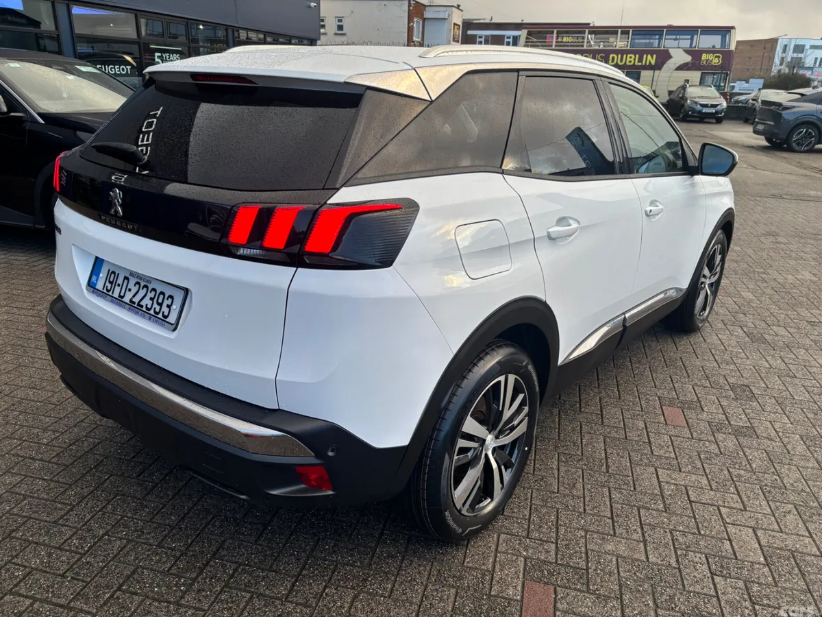 Peugeot 3008 MPV, Petrol, 2019, White