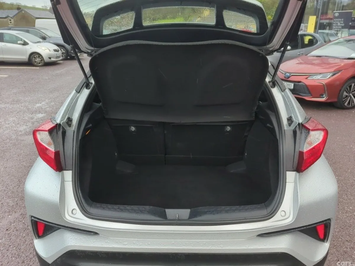 Toyota C-HR SUV, Petrol Hybrid, 2018, Silver