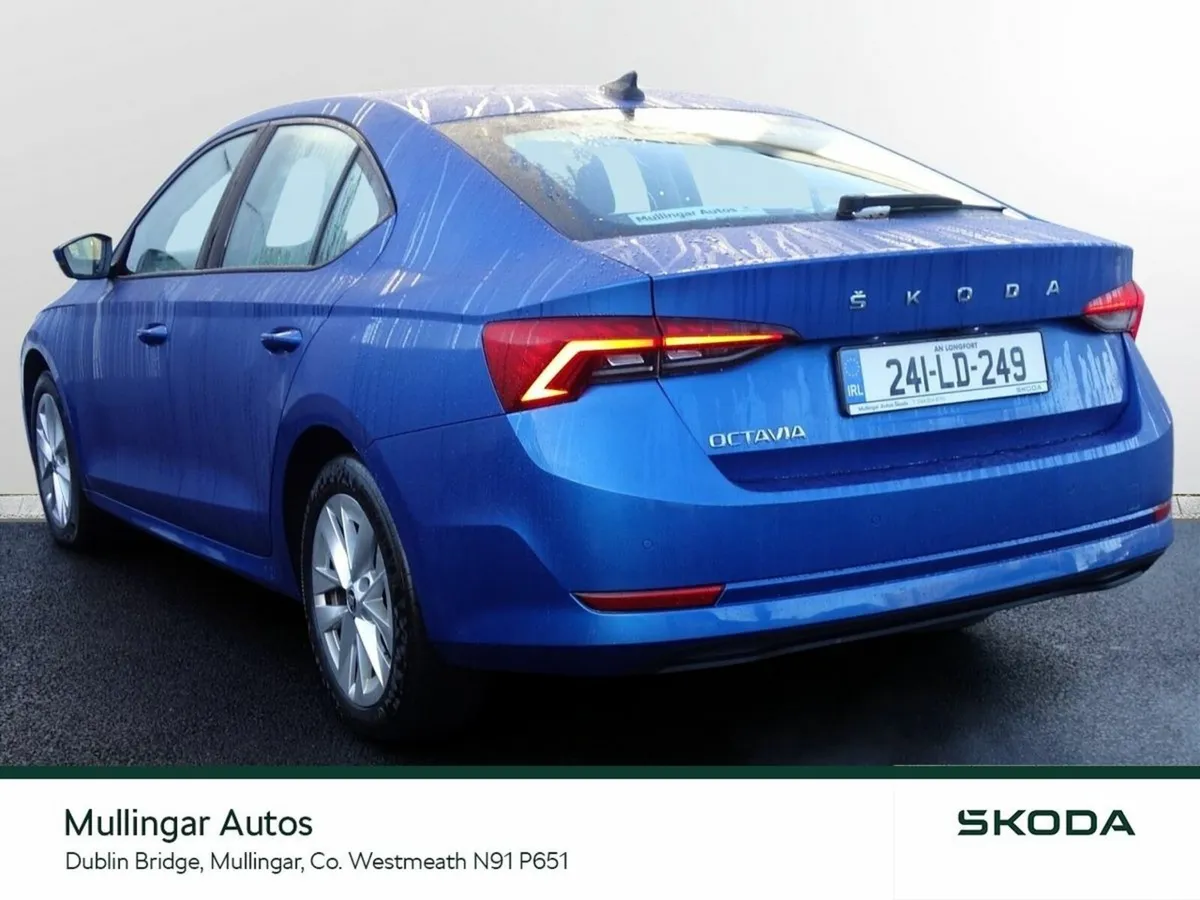 Skoda Octavia Saloon, Diesel, 2024, Blue