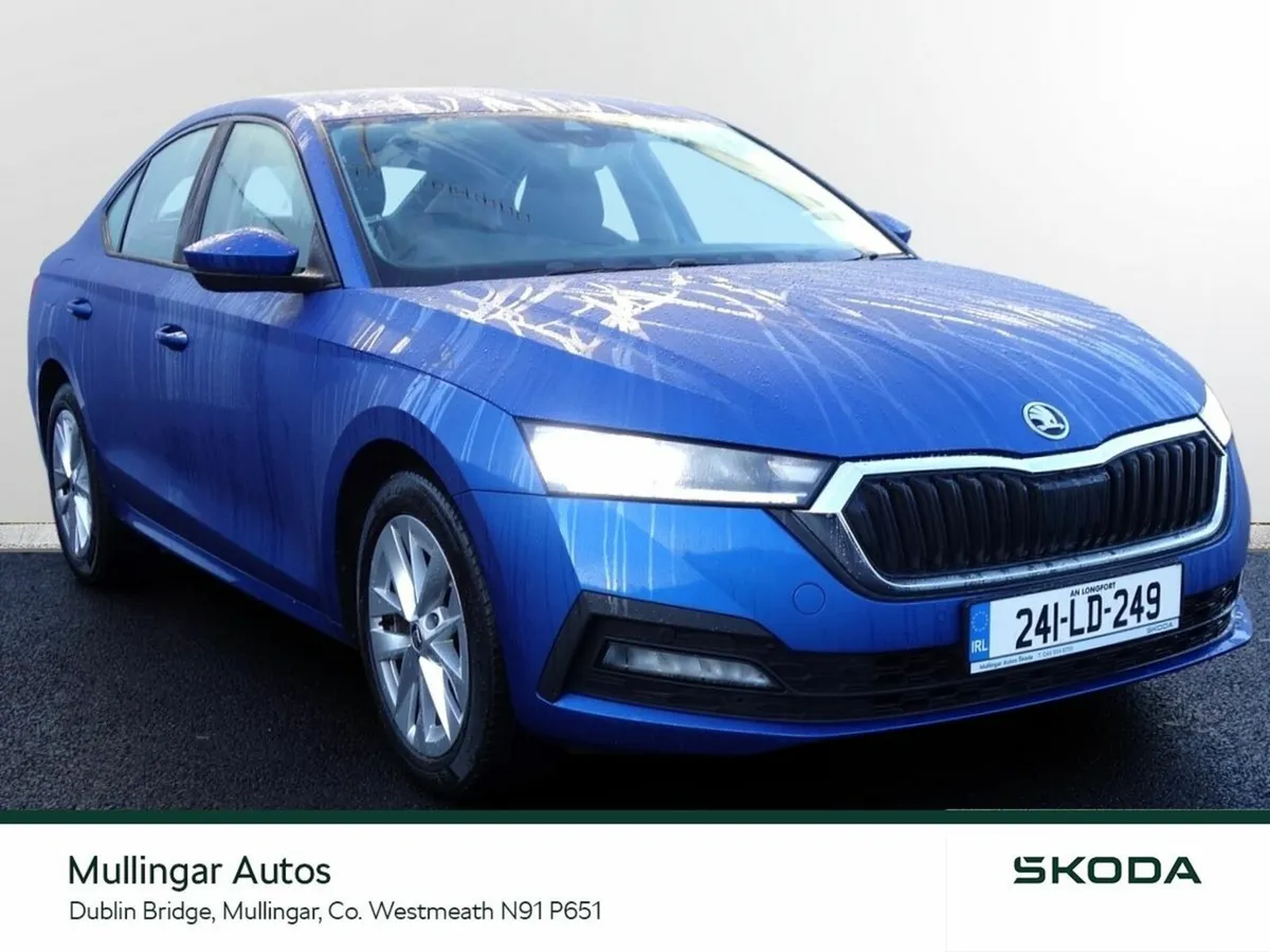 Skoda Octavia Saloon, Diesel, 2024, Blue