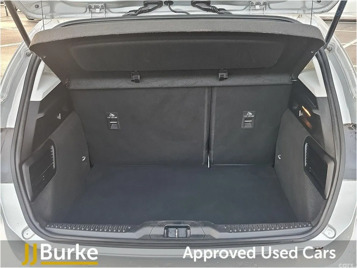 Ford Focus Hatchback, Diesel, 2021, Silver