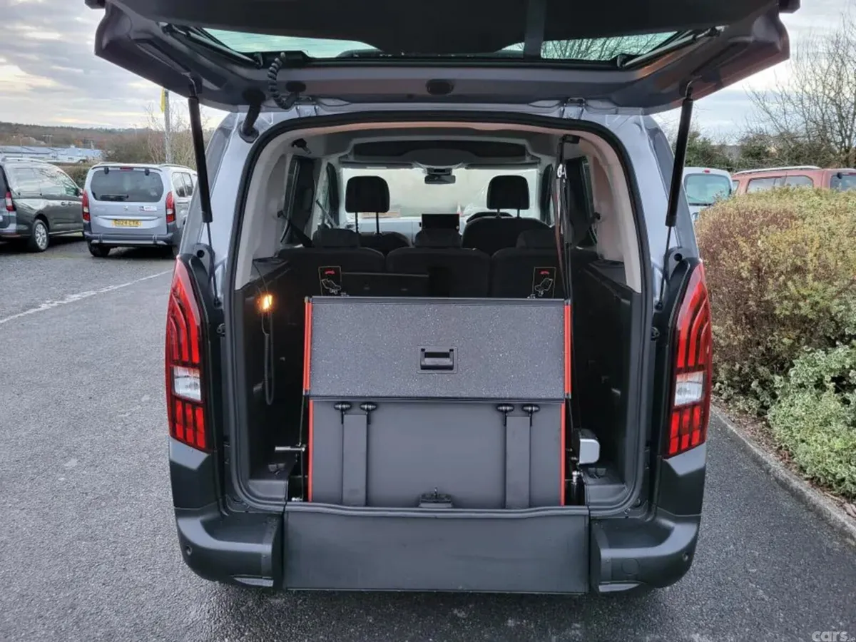 Peugeot Rifter MPV, Diesel, 2026, Grey