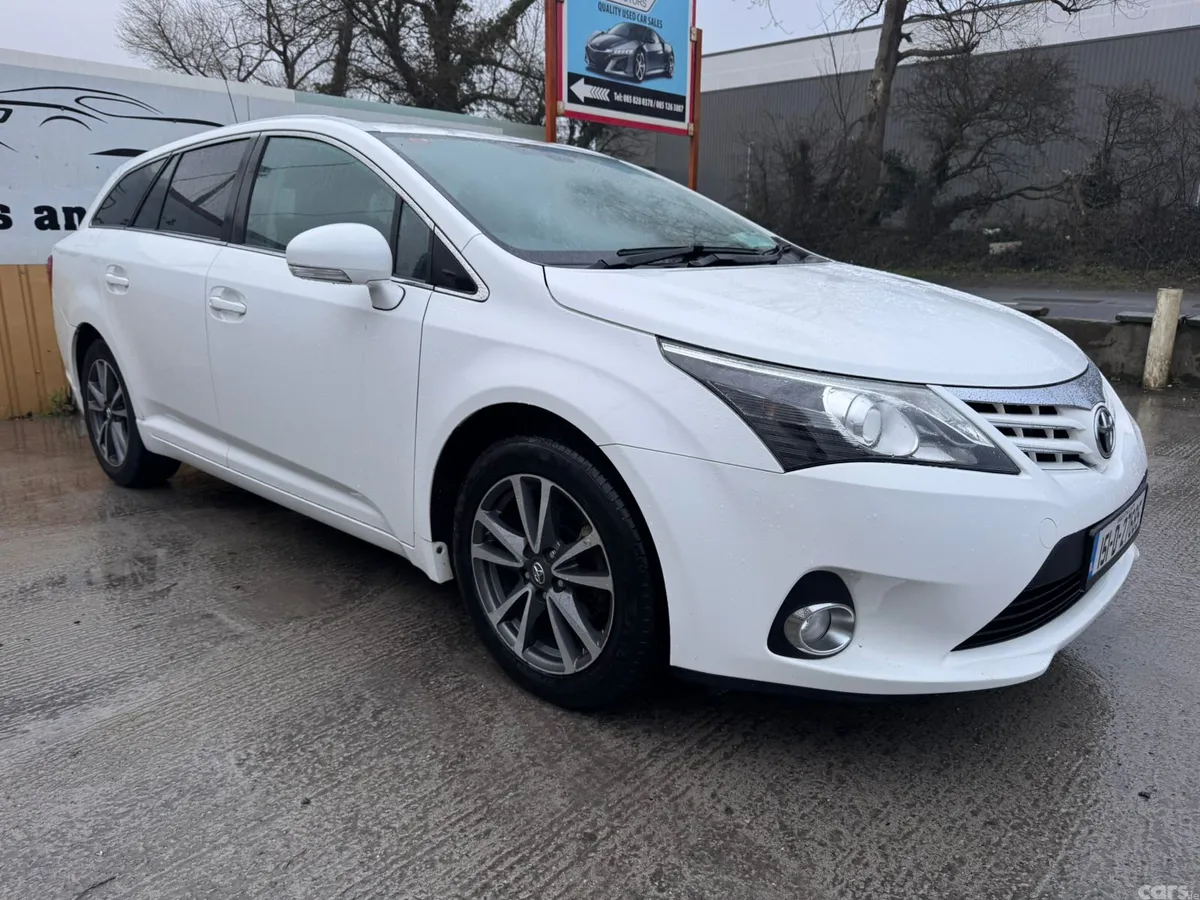 Toyota Avensis Estate, Diesel, 2015, White