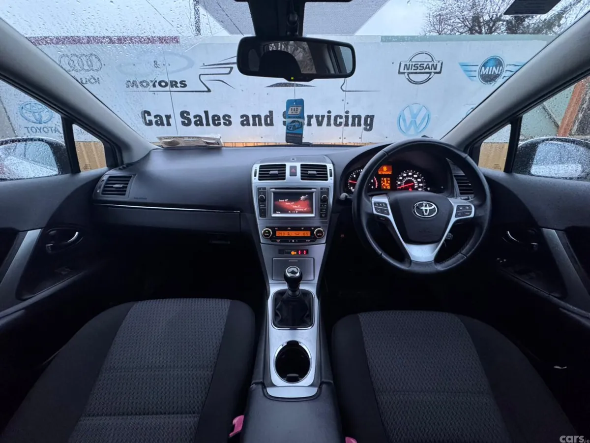 Toyota Avensis Estate, Diesel, 2015, White