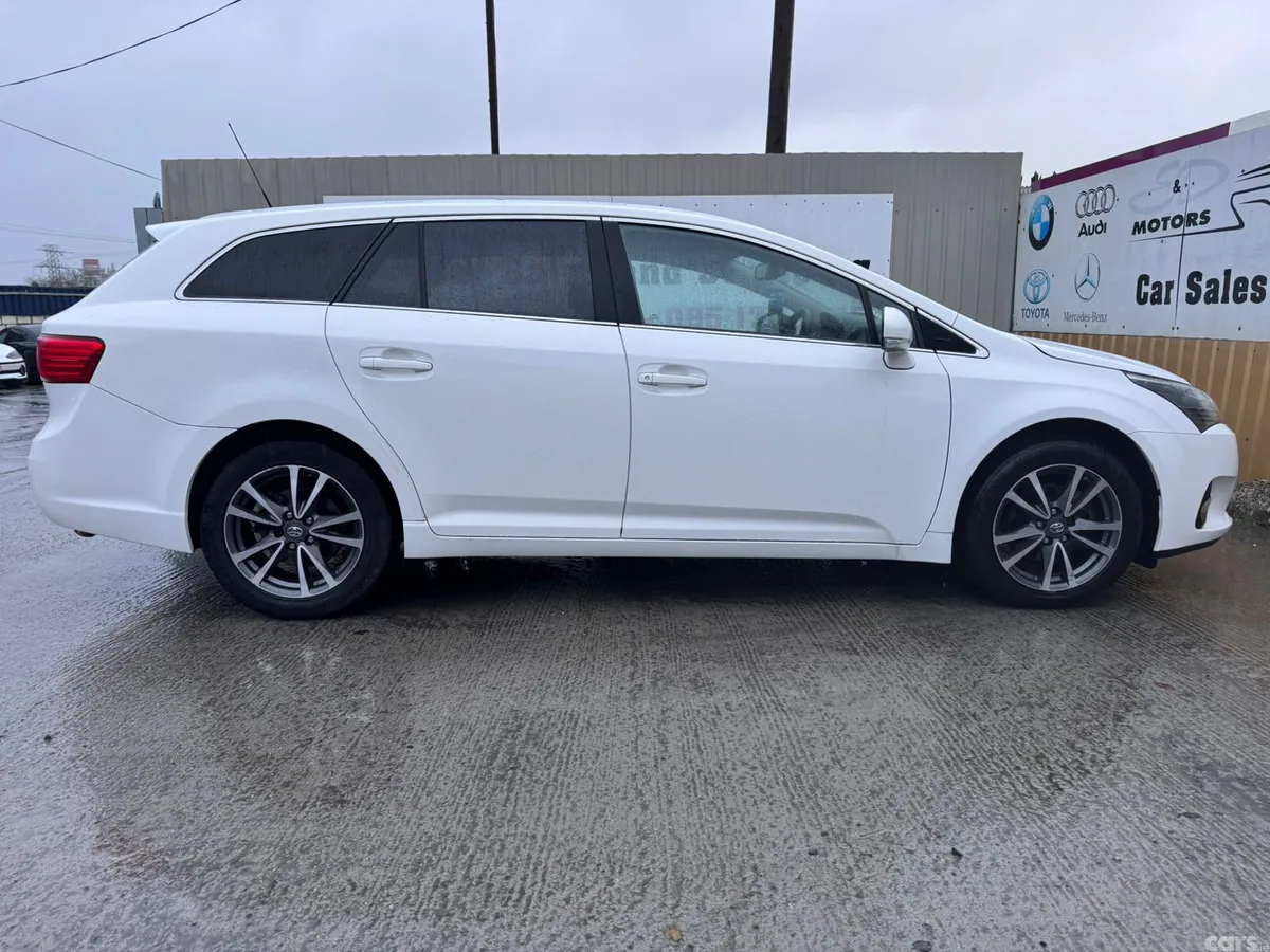Toyota Avensis Estate, Diesel, 2015, White