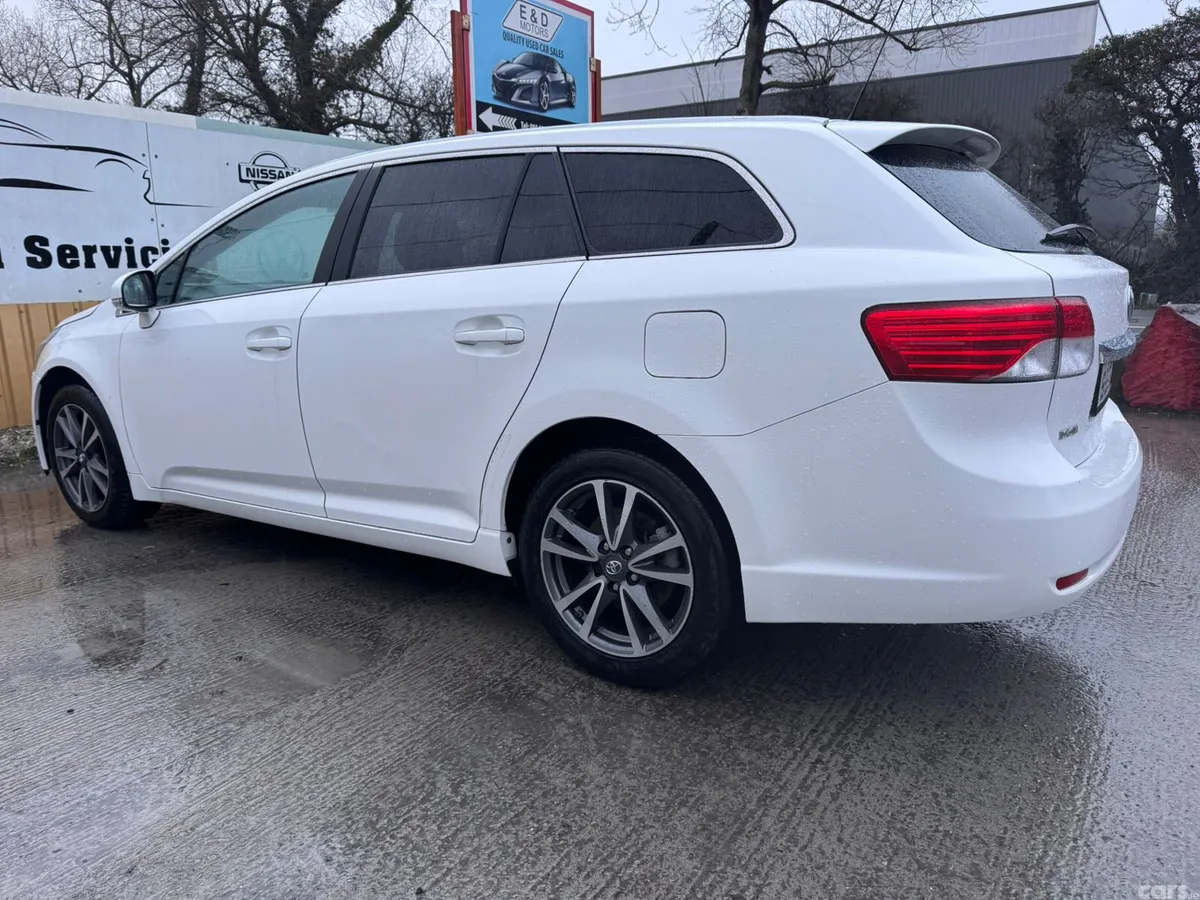 Toyota Avensis Estate, Diesel, 2015, White