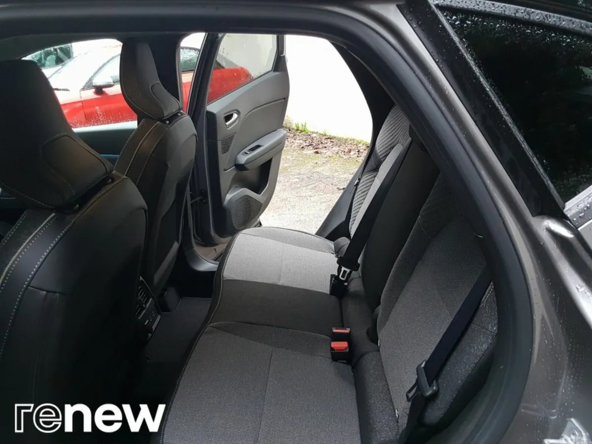 Renault Captur SUV, Petrol, 2026, Grey