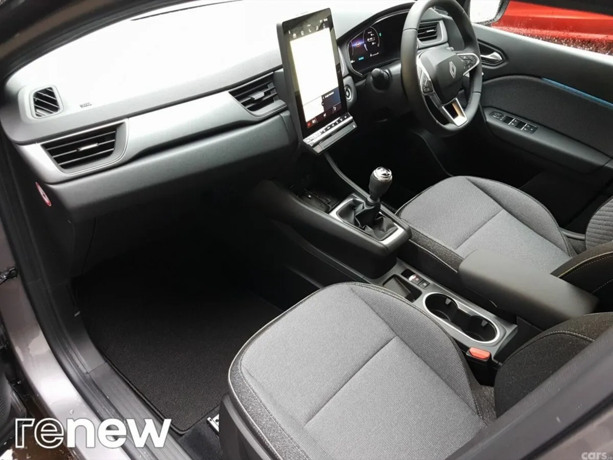 Renault Captur SUV, Petrol, 2026, Grey
