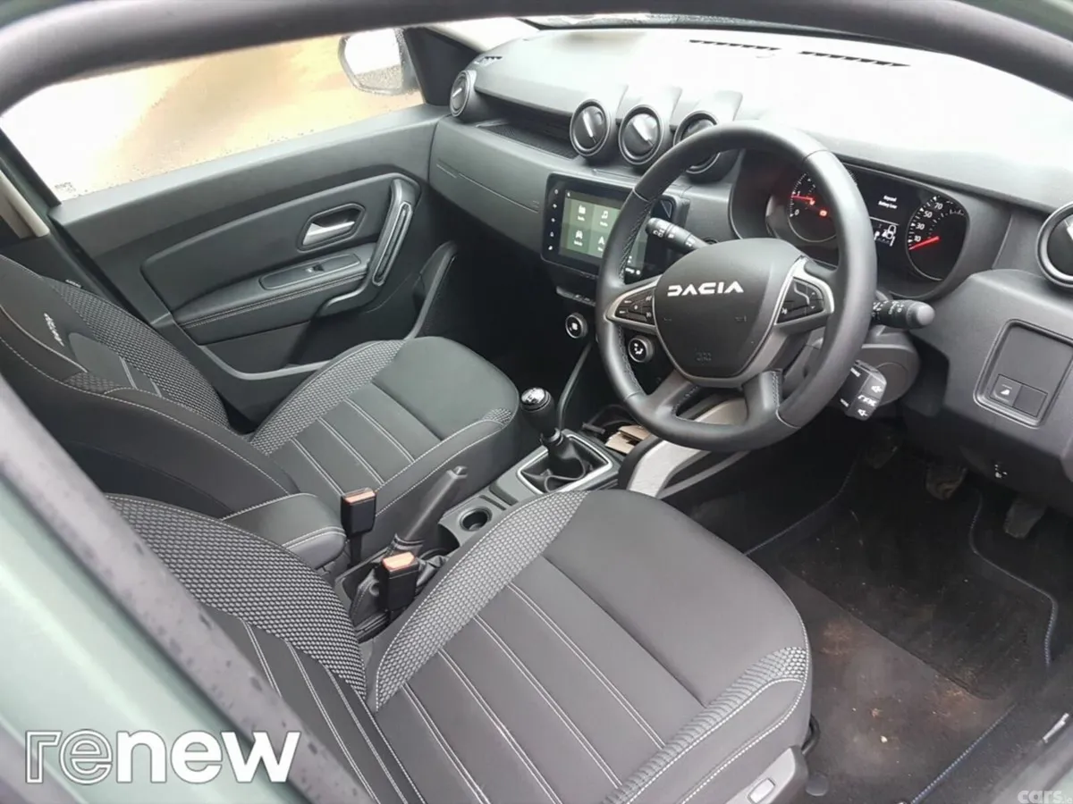 Dacia Duster SUV, Petrol, 2023, Grey