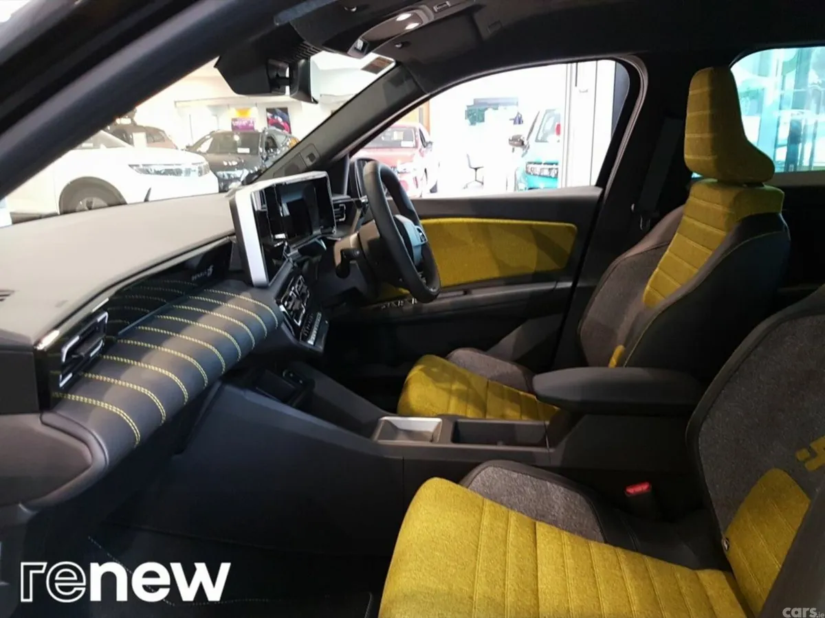 Renault 5 Hatchback, Electric, 2025, Black