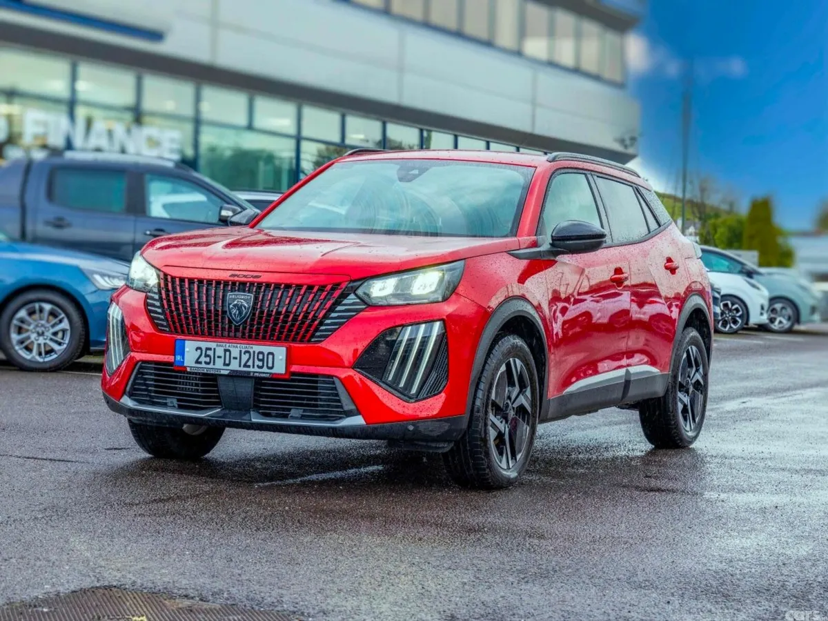 Peugeot 2008 MPV, Petrol, 2025, Red