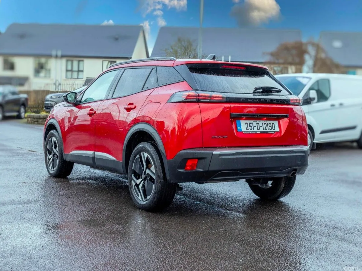 Peugeot 2008 MPV, Petrol, 2025, Red