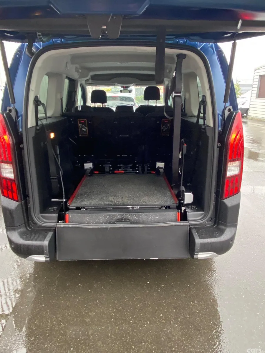Peugeot Rifter MPV, Diesel, 2023, Blue