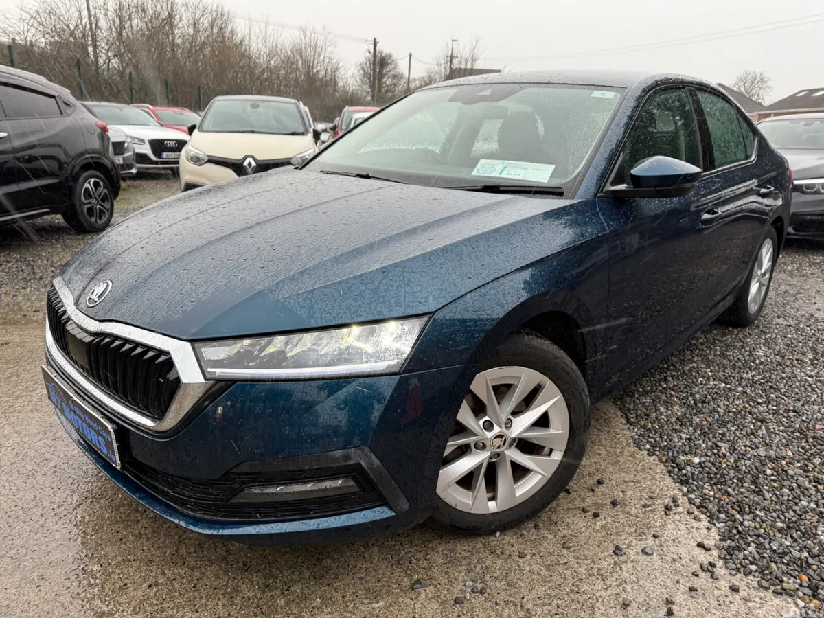 Skoda Octavia Saloon, Petrol Hybrid, 2024, Blue