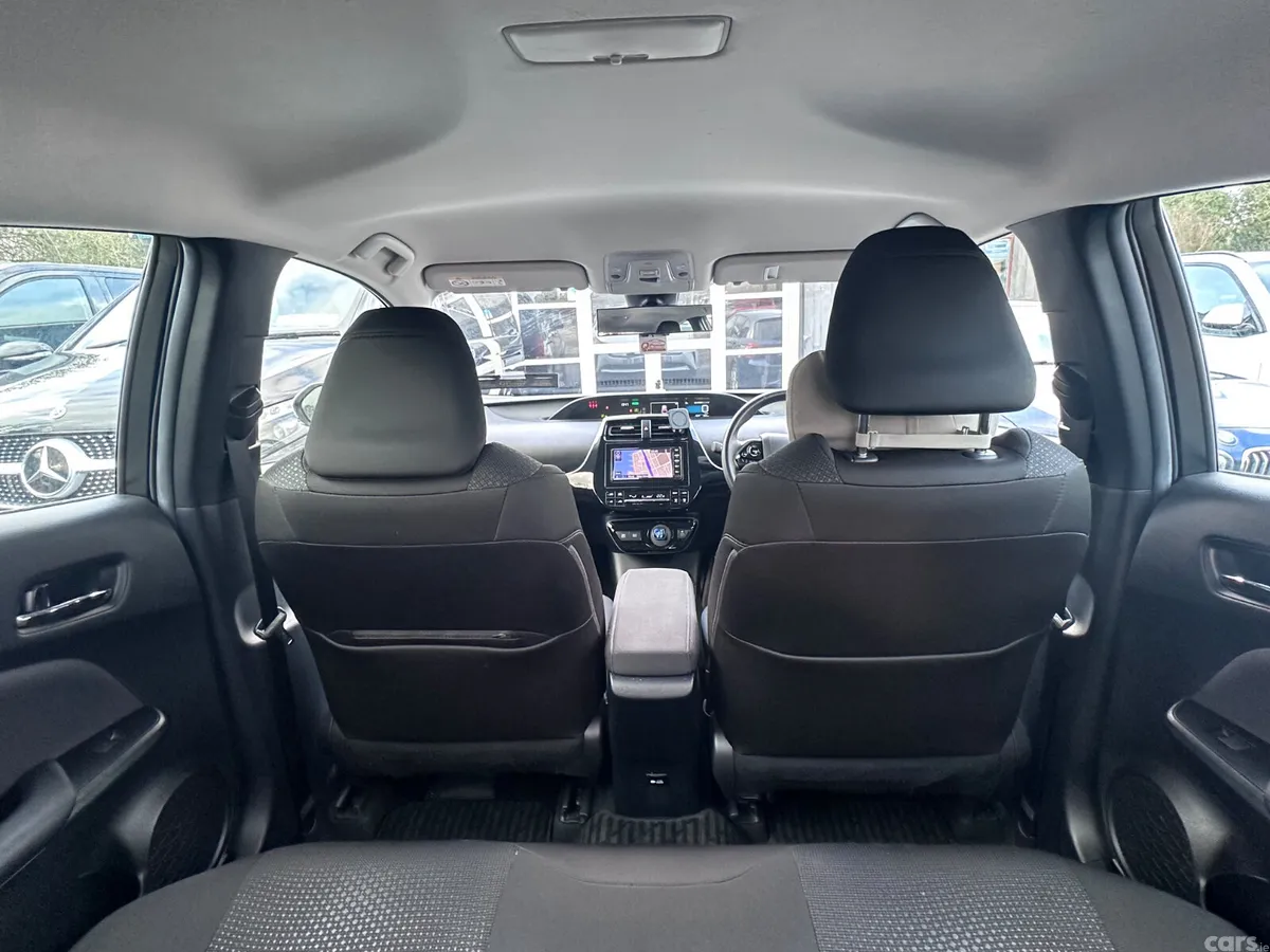 Toyota Prius Hatchback, Petrol Hybrid, 2021, White