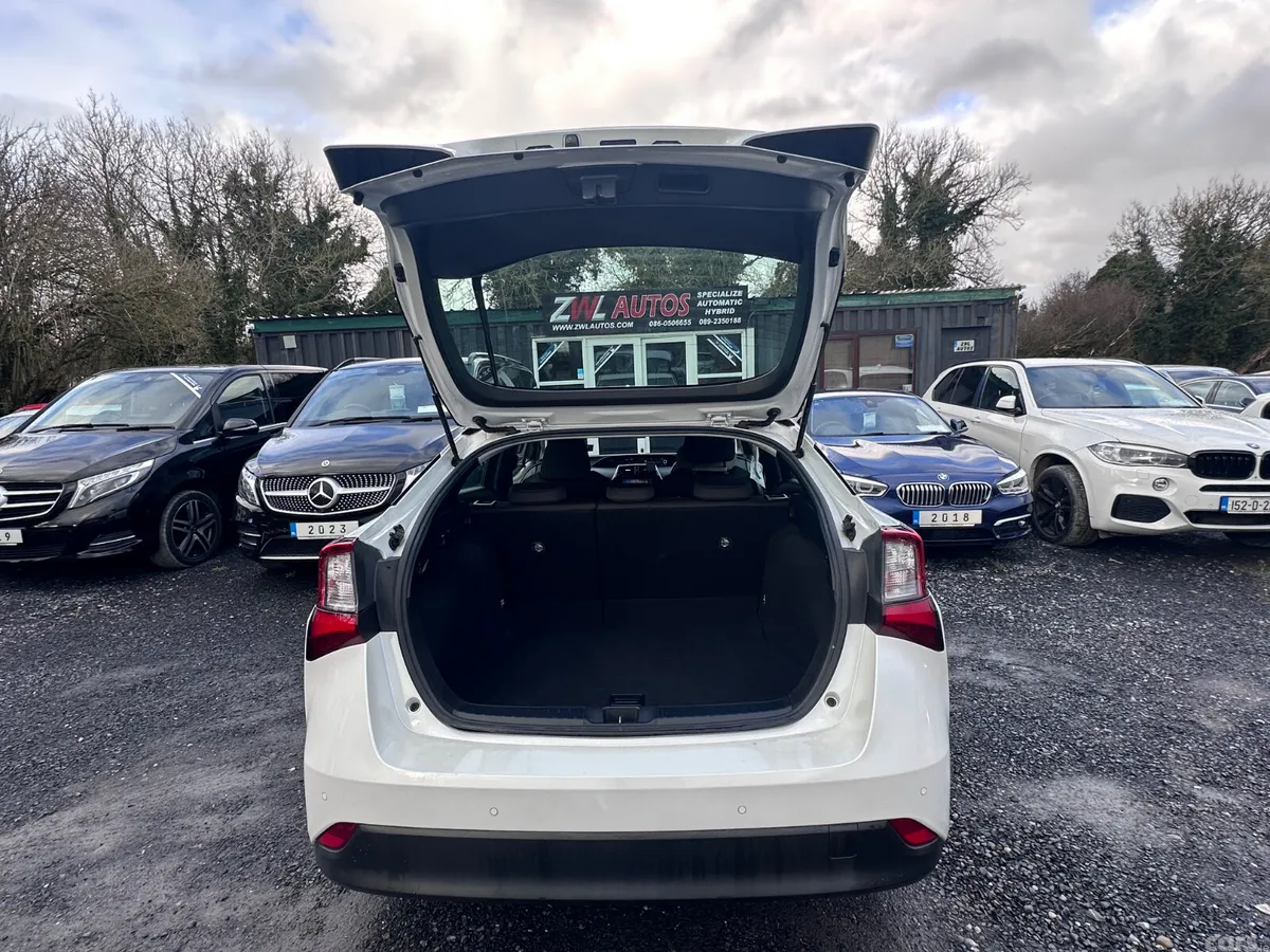Toyota Prius Hatchback, Petrol Hybrid, 2021, White
