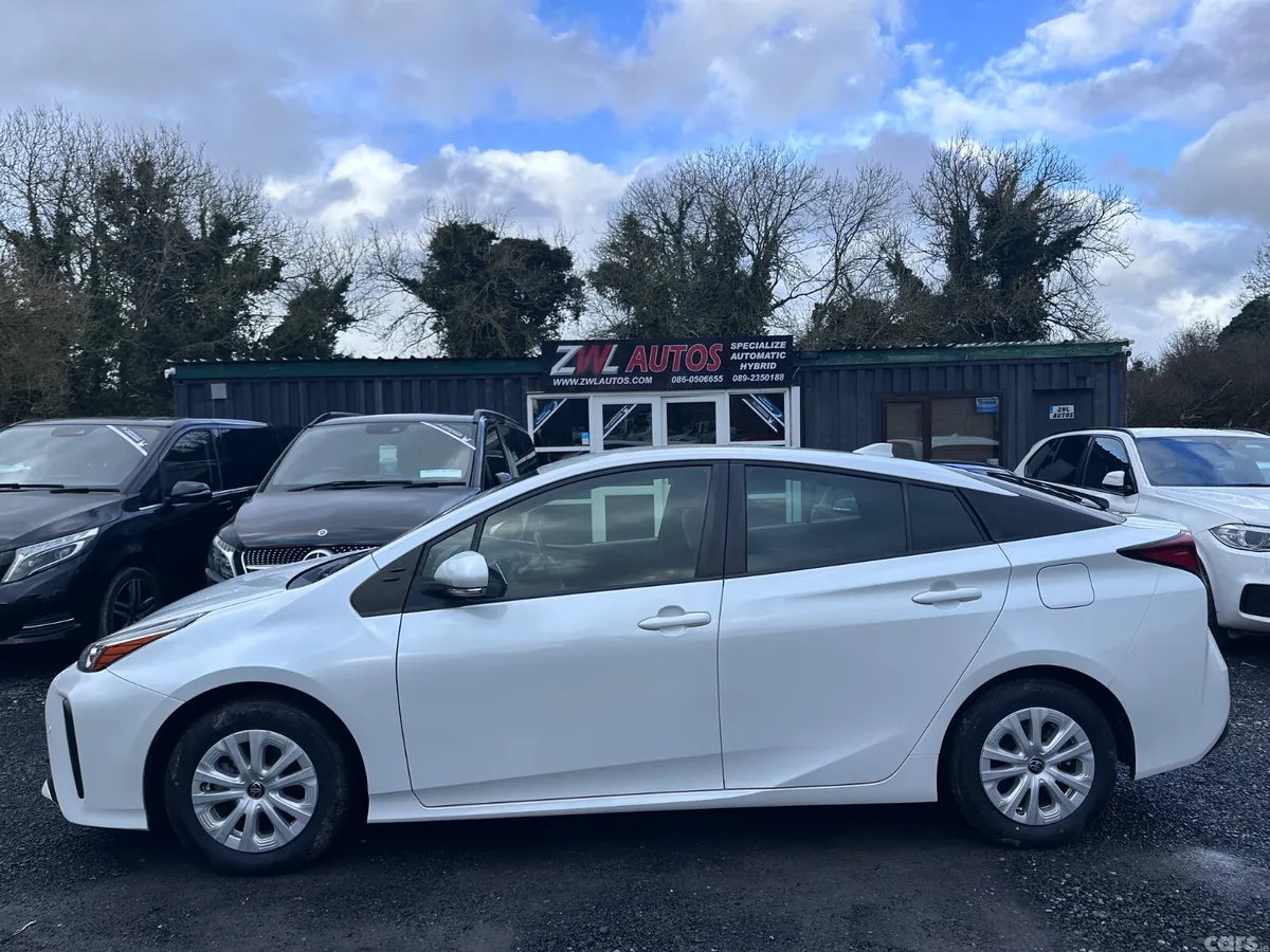 Toyota Prius Hatchback, Petrol Hybrid, 2021, White