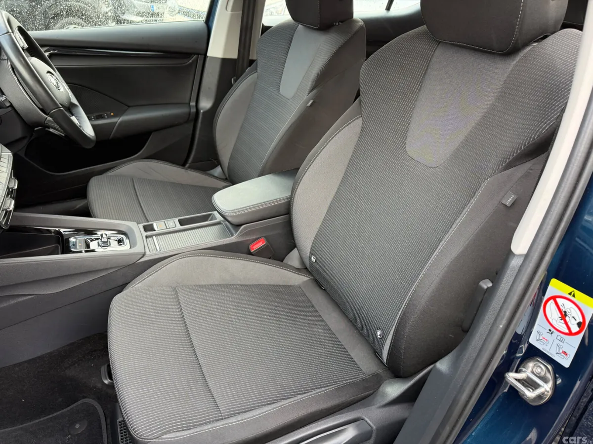 Skoda Octavia Saloon, Petrol Hybrid, 2024, Blue