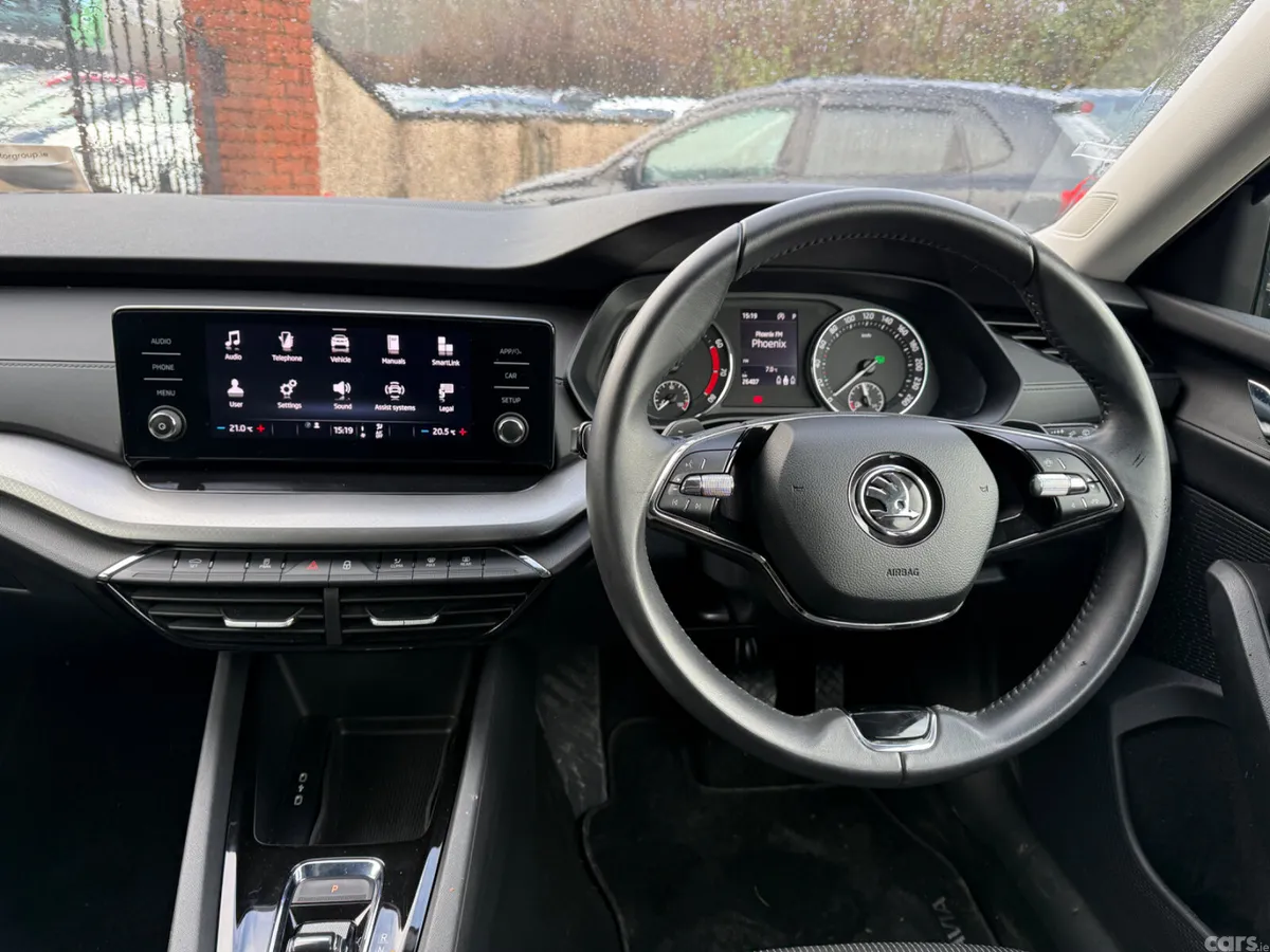 Skoda Octavia Saloon, Petrol Hybrid, 2024, Blue