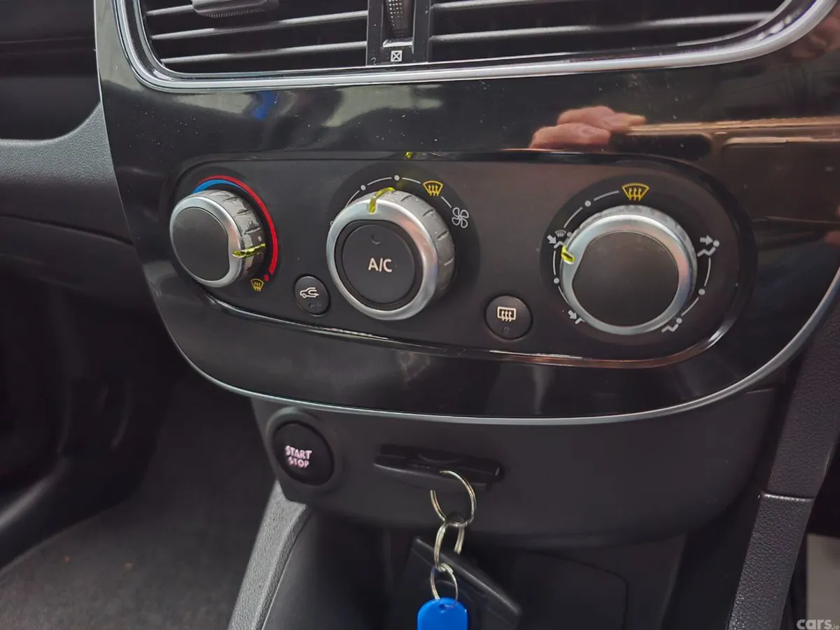 Renault Clio Hatchback, Diesel, 2019, Blue