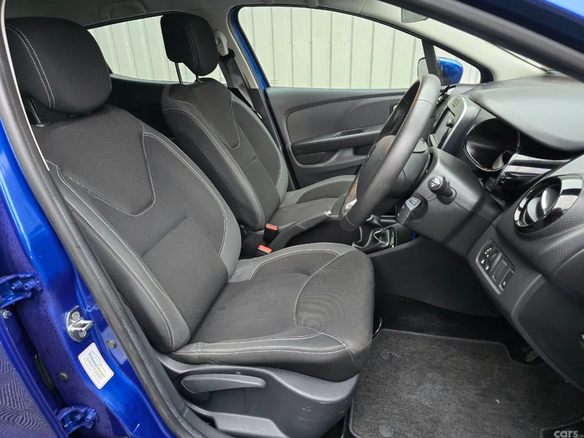 Renault Clio Hatchback, Diesel, 2019, Blue