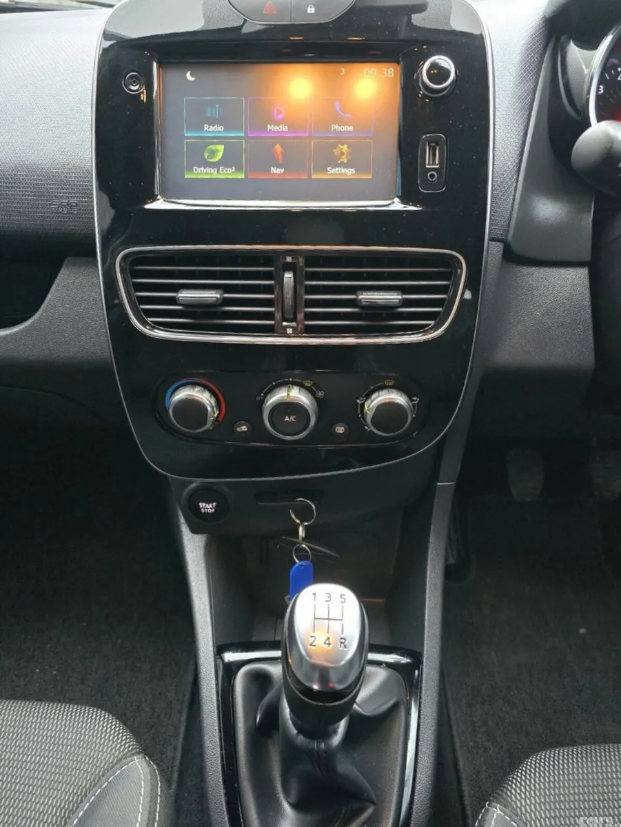 Renault Clio Hatchback, Diesel, 2019, Blue