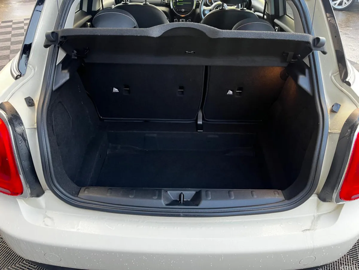 Mini Cooper Hatchback, Petrol, 2015, White