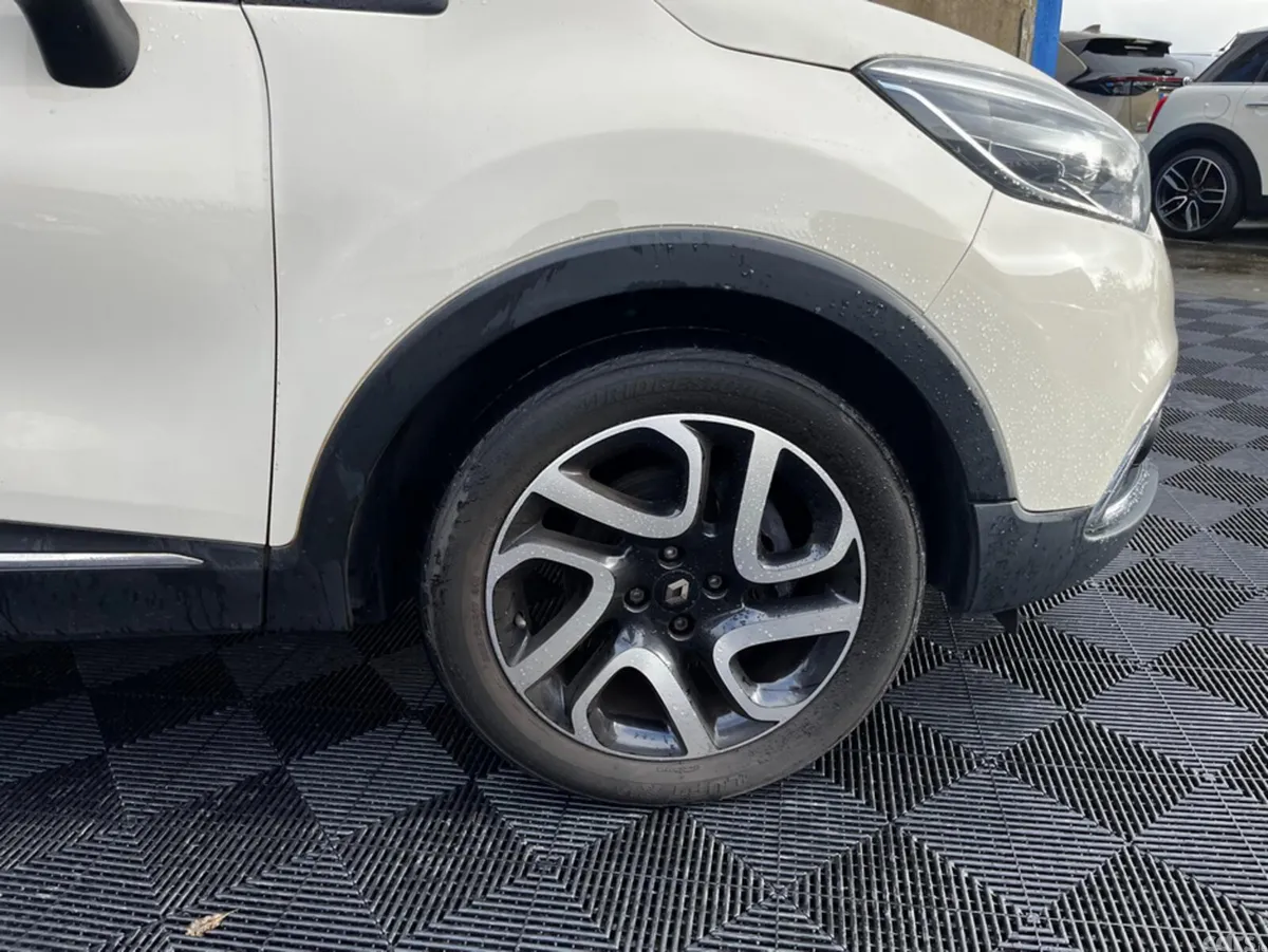 Renault Captur Hatchback, Petrol, 2014, White