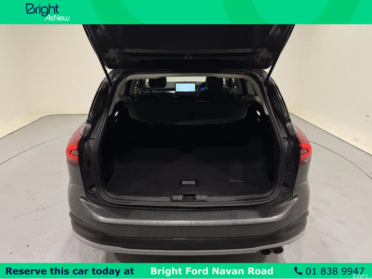 Ford Focus Estate, Petrol Hybrid, 2023, Grey