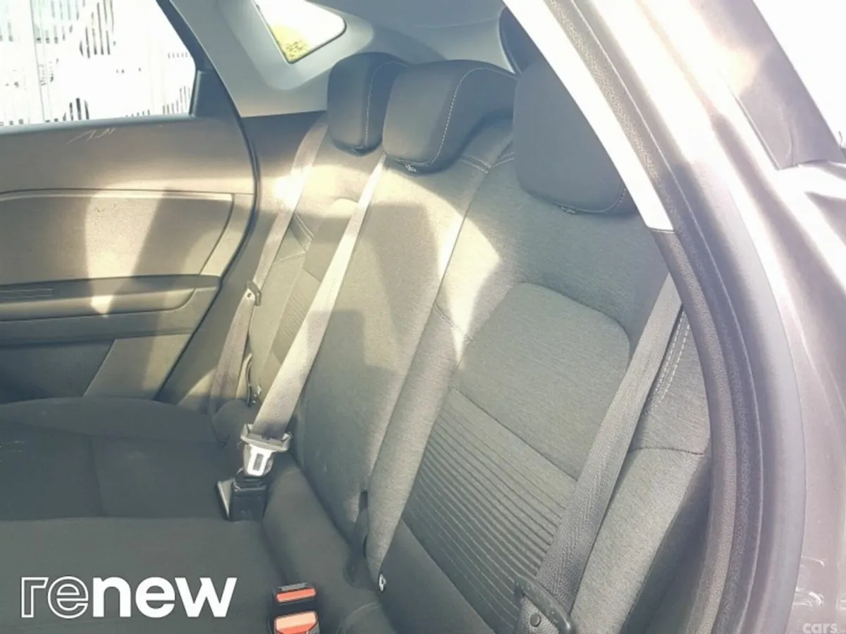 Renault Captur Hatchback, Petrol, 2021, Grey
