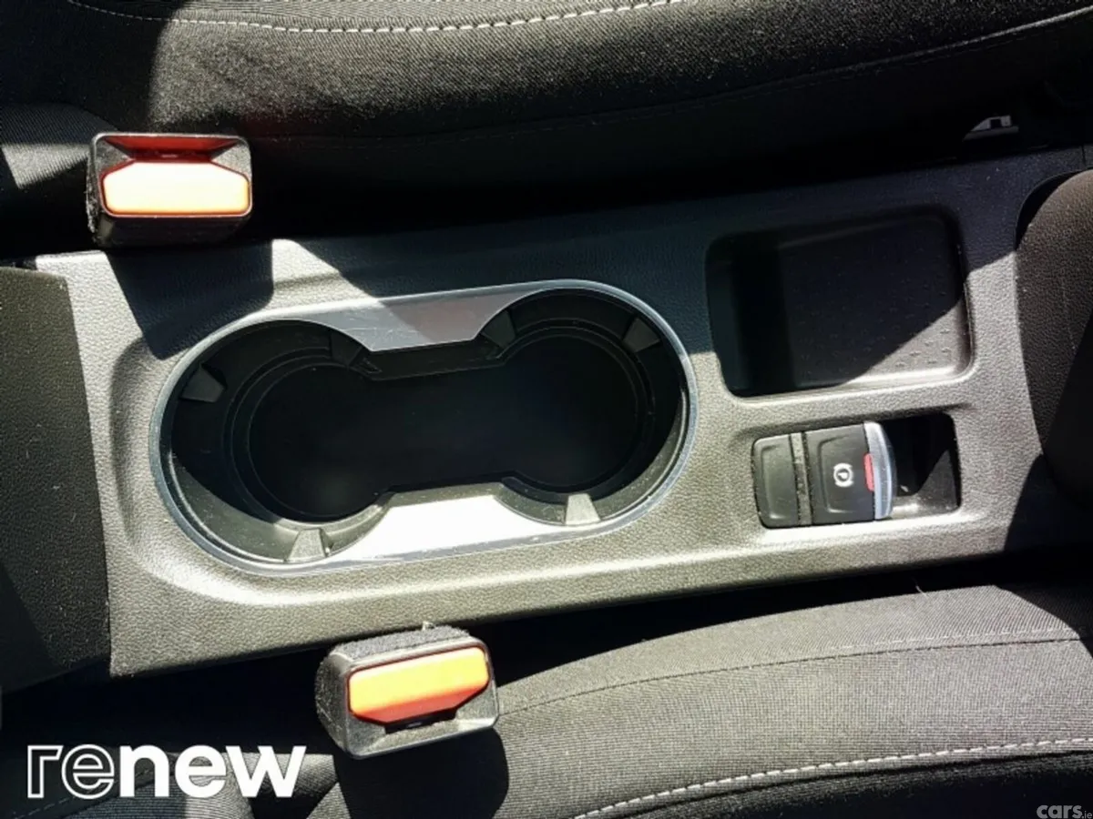 Renault Captur Hatchback, Petrol, 2021, Grey