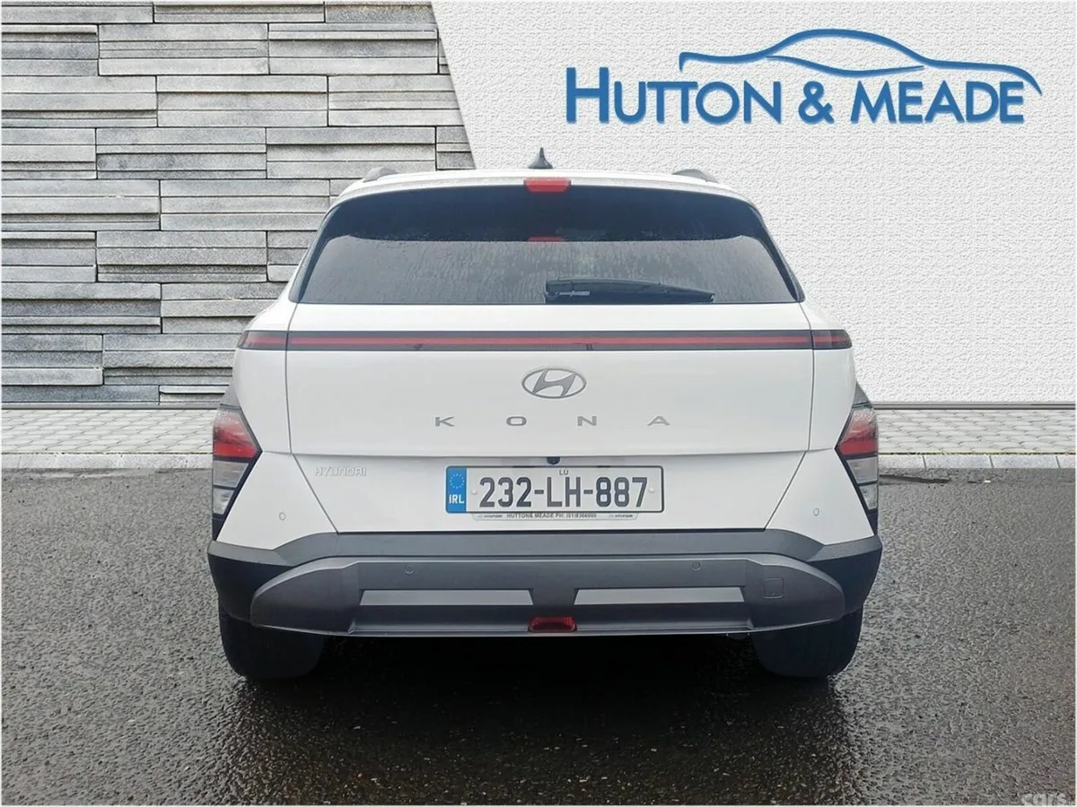 Hyundai KONA SUV, Petrol, 2023, White