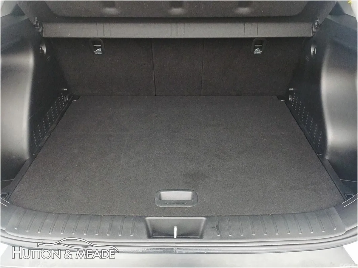 Hyundai KONA SUV, Petrol, 2023, White