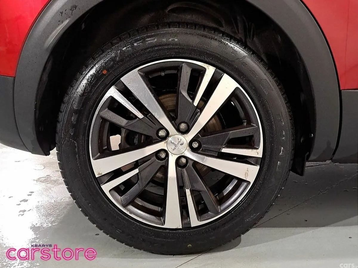 Peugeot 3008 MPV, Petrol, 2019, Red
