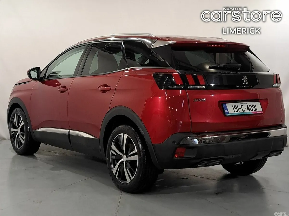 Peugeot 3008 MPV, Petrol, 2019, Red