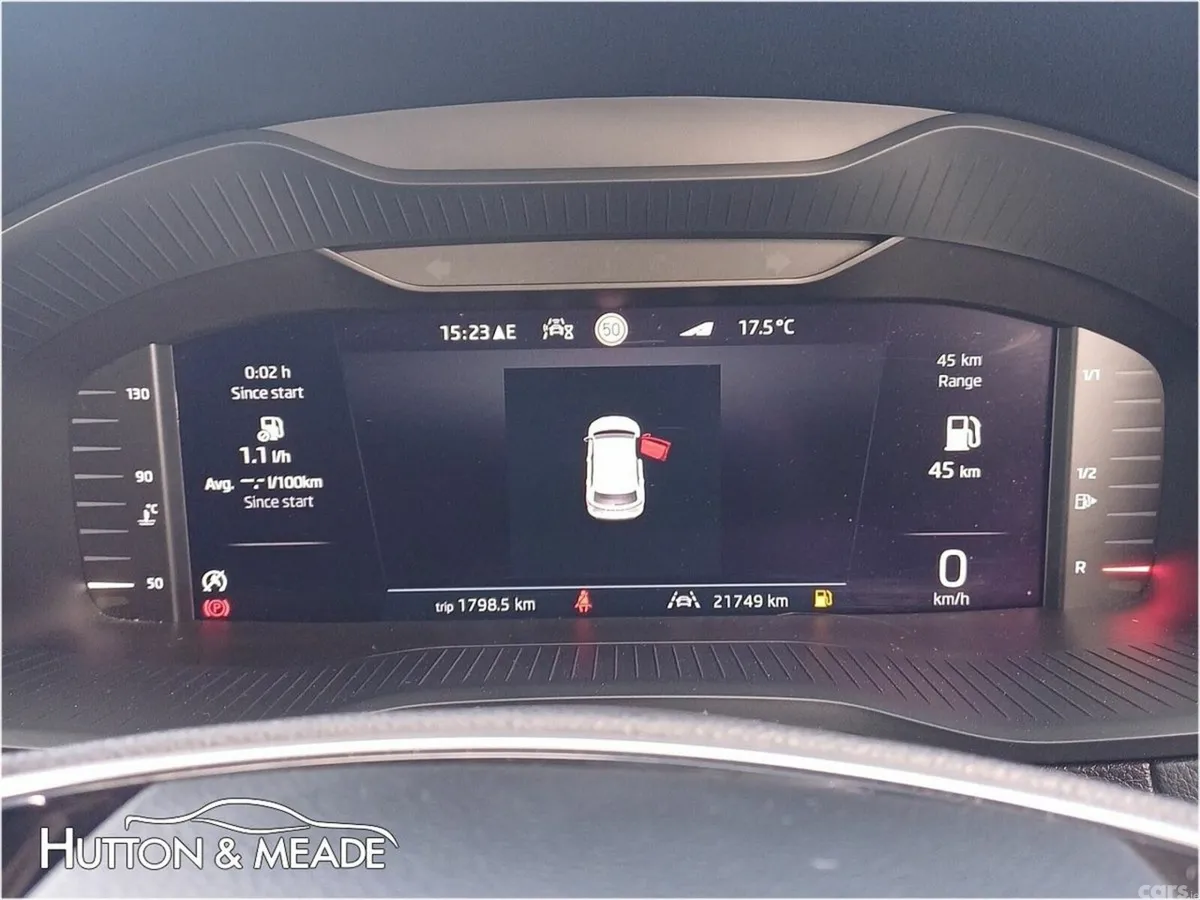 Skoda Karoq SUV, Petrol, 2025, Grey