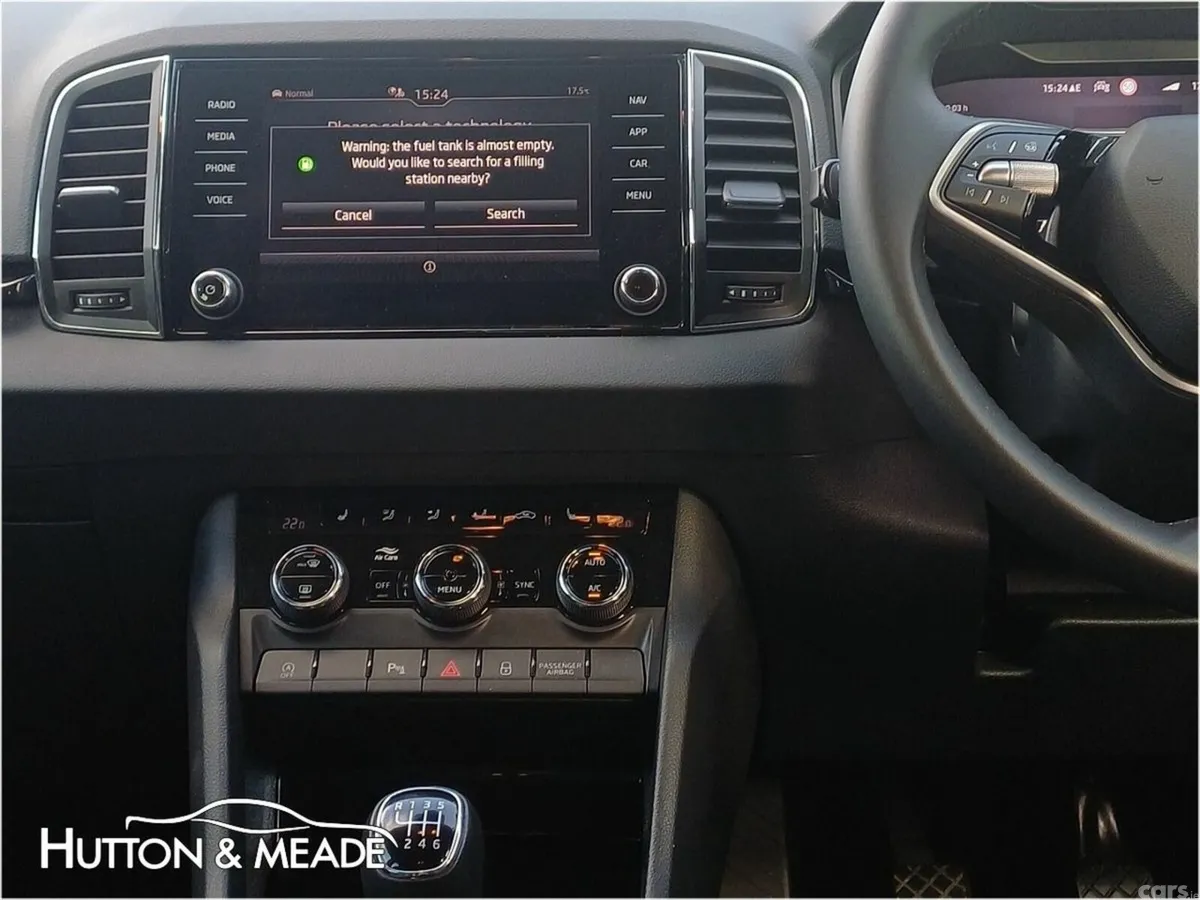 Skoda Karoq SUV, Petrol, 2025, Grey