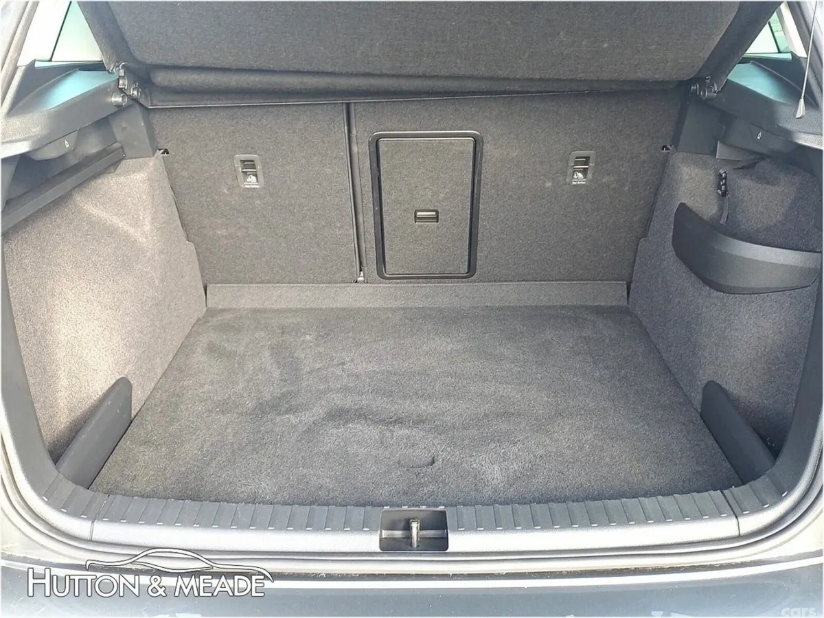 Skoda Karoq SUV, Petrol, 2025, Grey