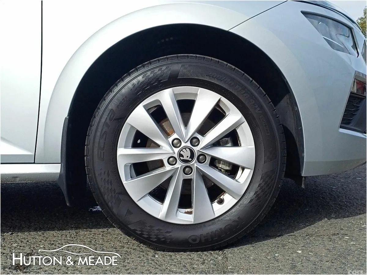Skoda Kamiq Hatchback, Petrol, 2025, Grey