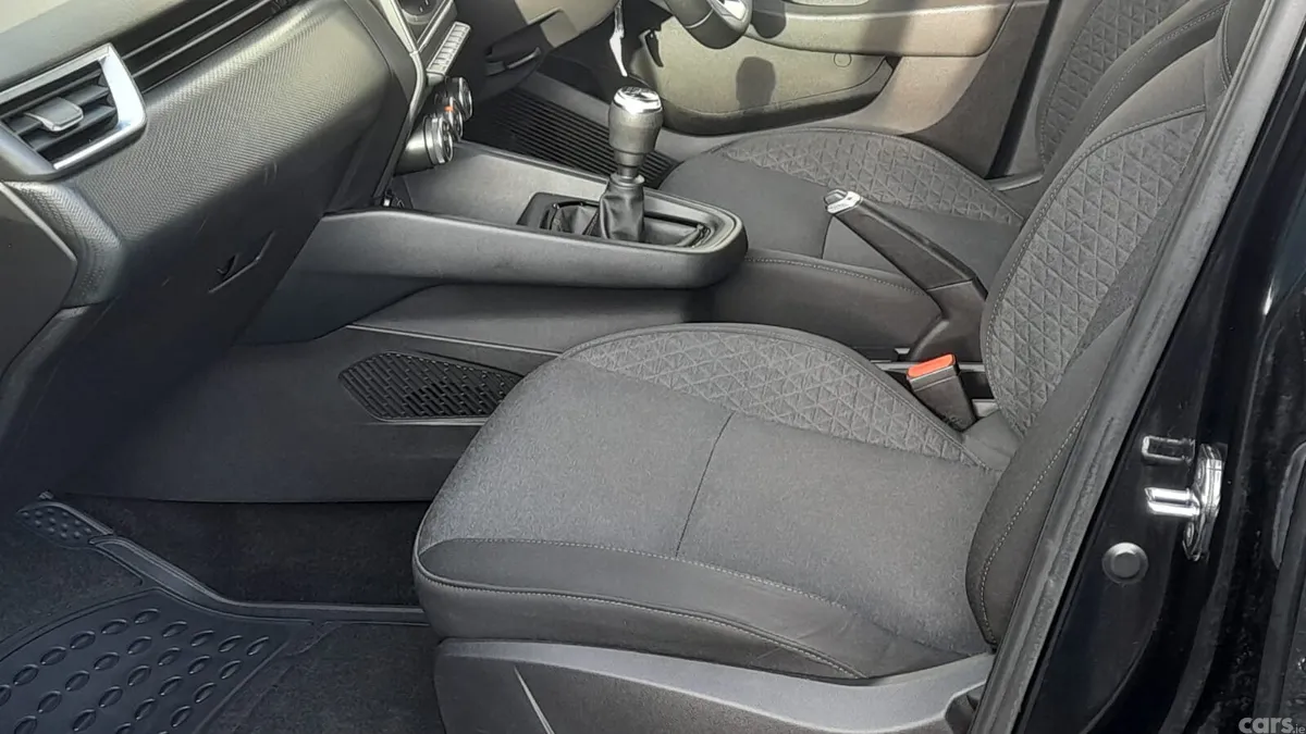 Renault Clio Hatchback, Petrol, 2022, Black